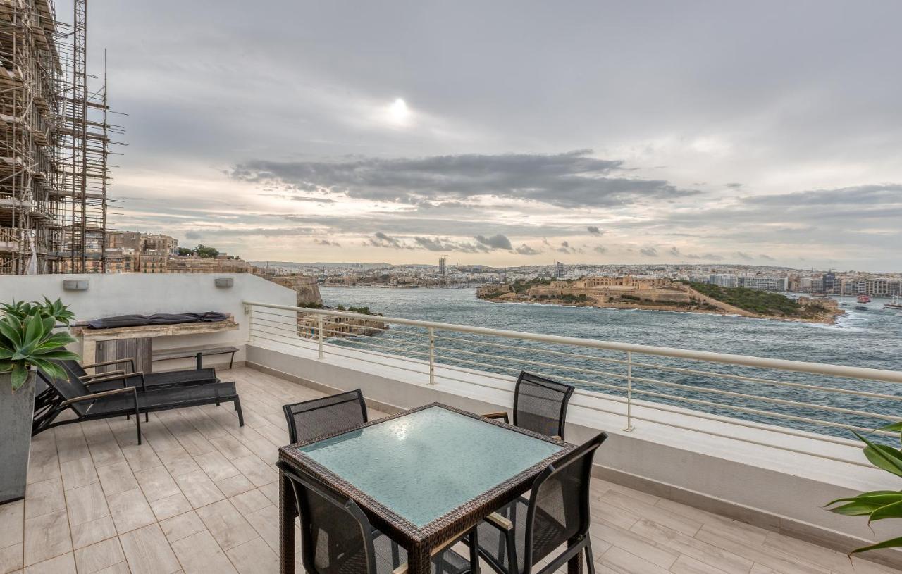 49/3 Seafront Duplex Penthouse In Валетта Экстерьер фото